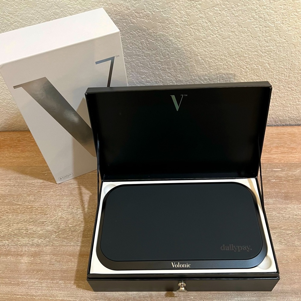 NEW! Authentic Volonic Valet 3 Luxury Position Free Wireless Charger